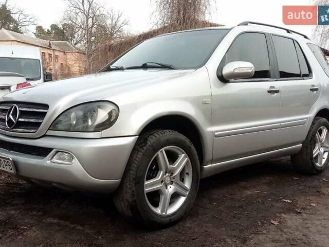 Серый Мерседес М-Класс, объемом двигателя 5 л и пробегом 400 тыс. км за 6800 $, фото 1 на Automoto.ua