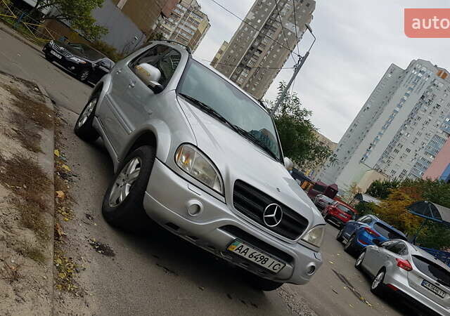 Серый Мерседес М-Класс, объемом двигателя 4.3 л и пробегом 257 тыс. км за 6500 $, фото 1 на Automoto.ua