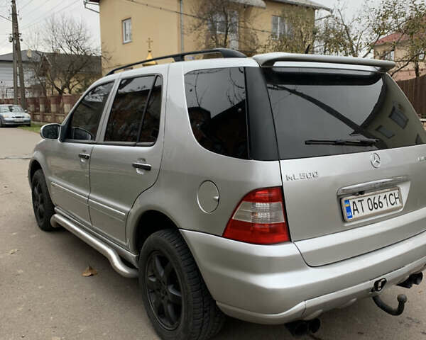 Сірий Мерседес М-Клас, об'ємом двигуна 4.97 л та пробігом 280 тис. км за 6800 $, фото 4 на Automoto.ua