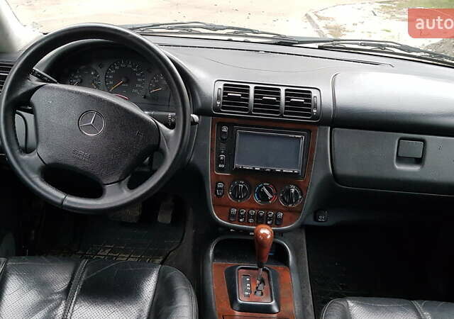 Серый Мерседес М-Класс, объемом двигателя 4.3 л и пробегом 257 тыс. км за 6500 $, фото 14 на Automoto.ua