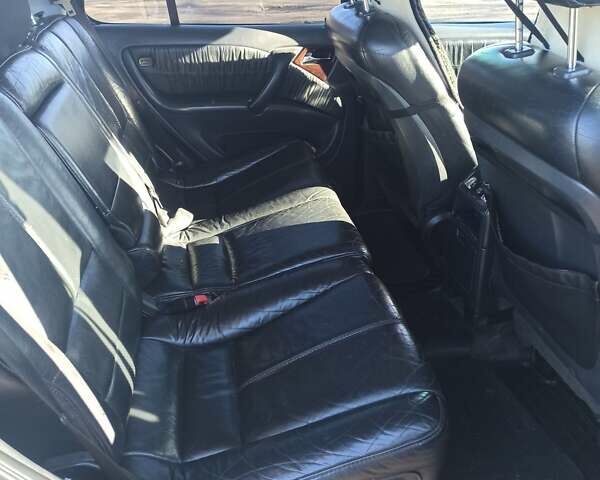 Сірий Мерседес М-Клас, об'ємом двигуна 3.2 л та пробігом 198 тис. км за 7500 $, фото 5 на Automoto.ua