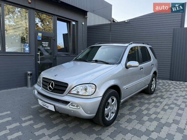 Серый Мерседес М-Класс, объемом двигателя 2.7 л и пробегом 389 тыс. км за 8250 $, фото 1 на Automoto.ua