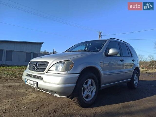 Сірий Мерседес М-Клас, об'ємом двигуна 3.2 л та пробігом 198 тис. км за 7500 $, фото 3 на Automoto.ua