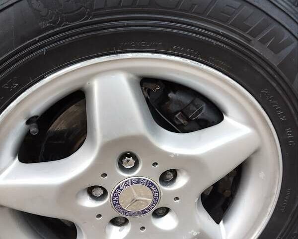 Серый Мерседес М-Класс, объемом двигателя 2.7 л и пробегом 239 тыс. км за 8200 $, фото 9 на Automoto.ua