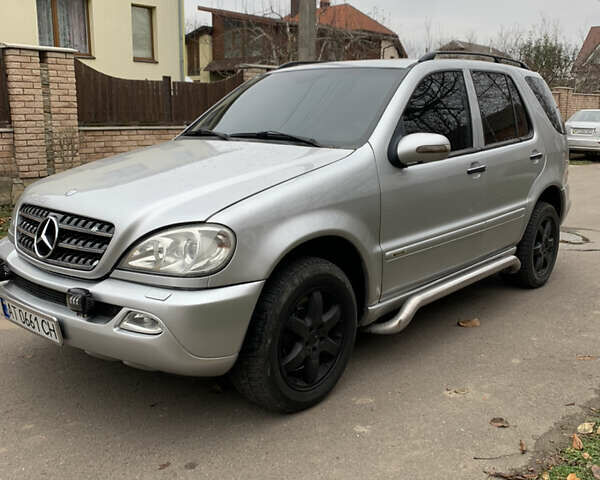 Сірий Мерседес М-Клас, об'ємом двигуна 4.97 л та пробігом 280 тис. км за 6800 $, фото 1 на Automoto.ua