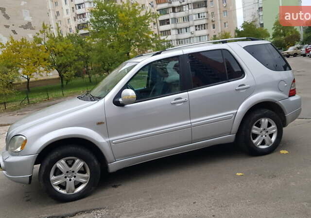 Серый Мерседес М-Класс, объемом двигателя 4.3 л и пробегом 257 тыс. км за 6500 $, фото 9 на Automoto.ua