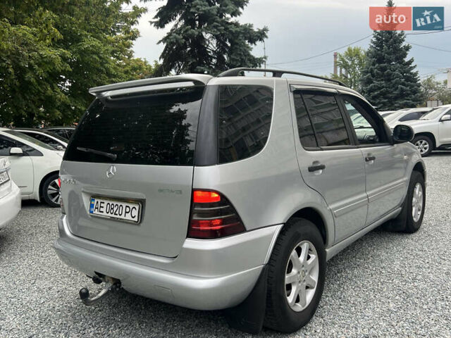 Сірий Мерседес М-Клас, об'ємом двигуна 4.27 л та пробігом 300 тис. км за 5900 $, фото 8 на Automoto.ua