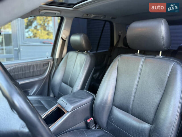 Серый Мерседес М-Класс, объемом двигателя 2.7 л и пробегом 389 тыс. км за 8250 $, фото 17 на Automoto.ua