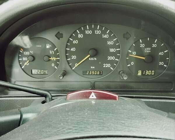 Серый Мерседес М-Класс, объемом двигателя 2.7 л и пробегом 239 тыс. км за 8200 $, фото 11 на Automoto.ua