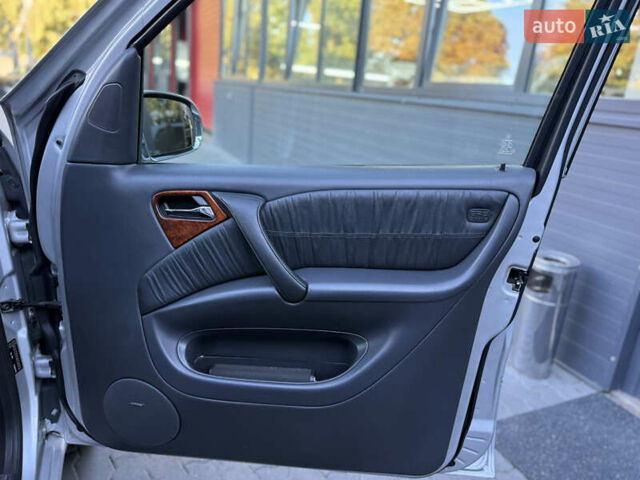 Серый Мерседес М-Класс, объемом двигателя 2.7 л и пробегом 389 тыс. км за 8250 $, фото 27 на Automoto.ua