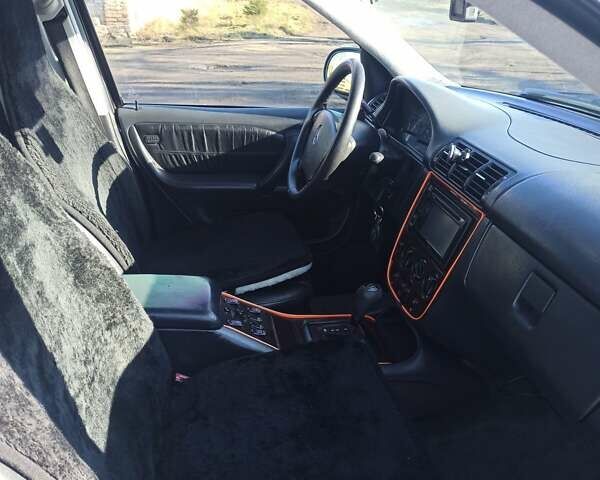 Сірий Мерседес М-Клас, об'ємом двигуна 3.2 л та пробігом 198 тис. км за 7500 $, фото 7 на Automoto.ua