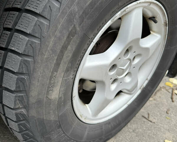 Серый Мерседес М-Класс, объемом двигателя 2.66 л и пробегом 385 тыс. км за 4500 $, фото 7 на Automoto.ua