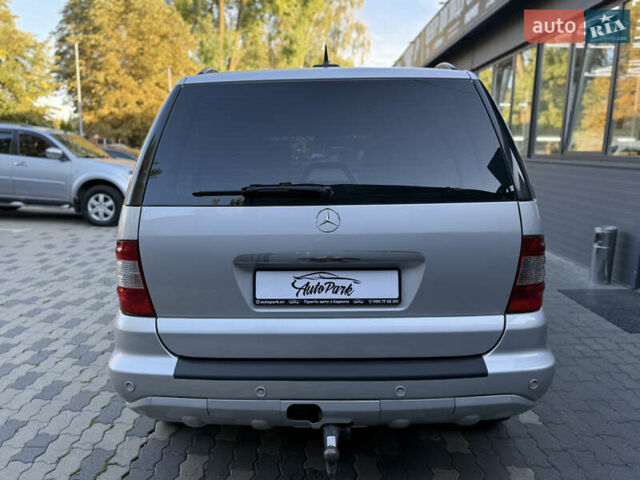 Серый Мерседес М-Класс, объемом двигателя 2.7 л и пробегом 389 тыс. км за 8250 $, фото 6 на Automoto.ua