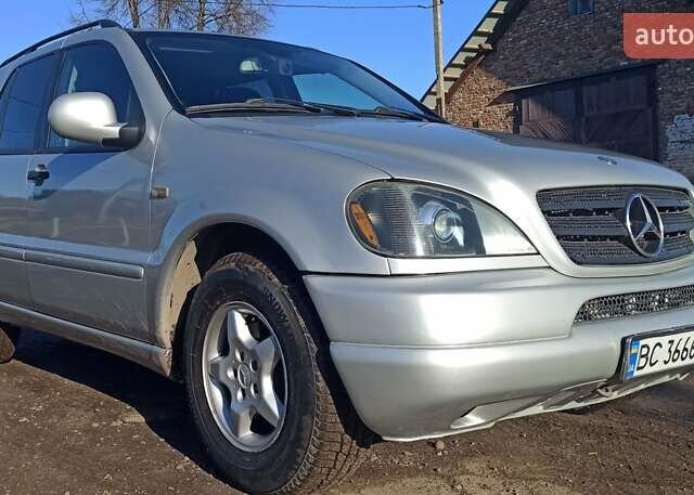 Сірий Мерседес М-Клас, об'ємом двигуна 3.2 л та пробігом 198 тис. км за 7500 $, фото 2 на Automoto.ua