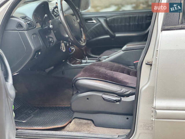 Серый Мерседес М-Класс, объемом двигателя 2.7 л и пробегом 400 тыс. км за 6800 $, фото 4 на Automoto.ua