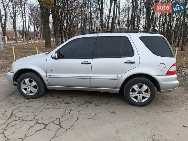 Серый Мерседес М-Класс, объемом двигателя 2.4 л и пробегом 270 тыс. км за 4500 $, фото 1 на Automoto.ua