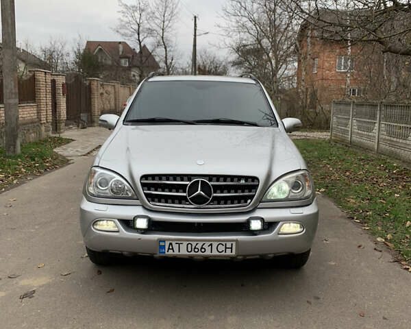 Сірий Мерседес М-Клас, об'ємом двигуна 4.97 л та пробігом 280 тис. км за 6800 $, фото 3 на Automoto.ua