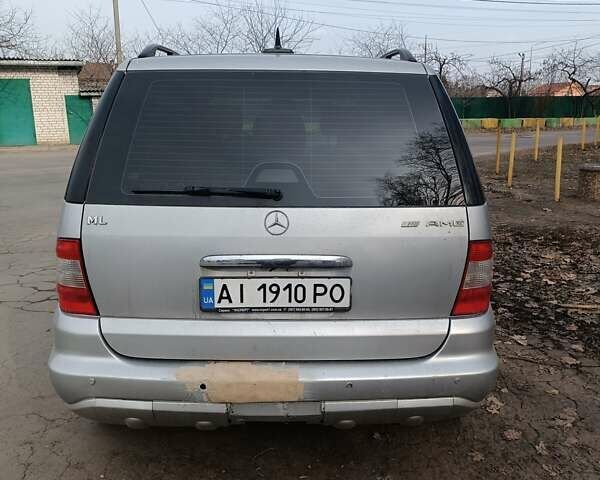 Серый Мерседес М-Класс, объемом двигателя 2.4 л и пробегом 270 тыс. км за 4500 $, фото 2 на Automoto.ua