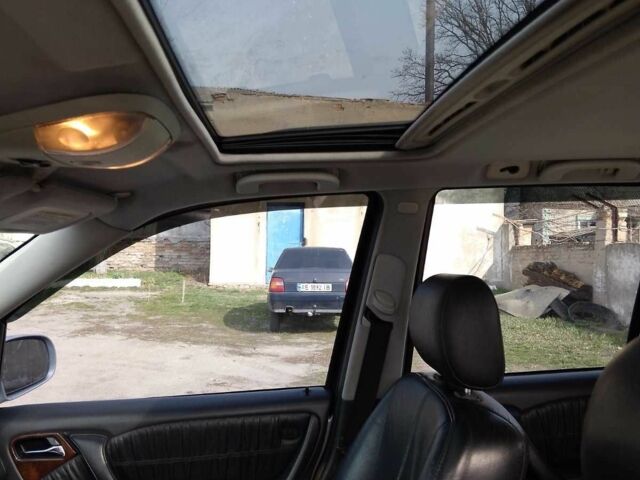 Сірий Мерседес М-Клас, об'ємом двигуна 3.2 л та пробігом 429 тис. км за 7500 $, фото 5 на Automoto.ua