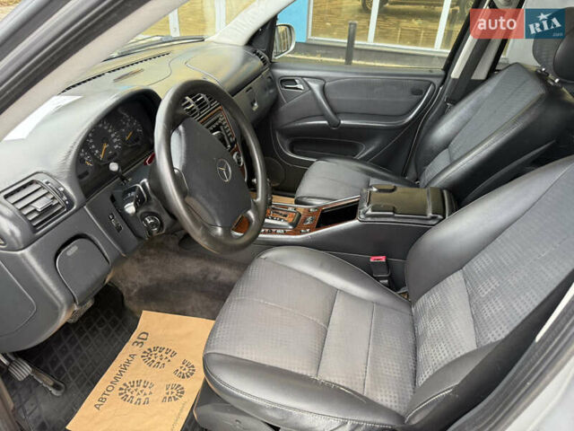 Серый Мерседес М-Класс, объемом двигателя 2.69 л и пробегом 400 тыс. км за 6300 $, фото 8 на Automoto.ua