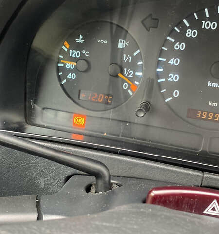 Серый Мерседес М-Класс, объемом двигателя 2.7 л и пробегом 400 тыс. км за 2000 $, фото 7 на Automoto.ua