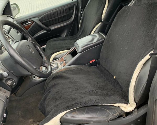 Серый Мерседес М-Класс, объемом двигателя 2.7 л и пробегом 336 тыс. км за 3700 $, фото 7 на Automoto.ua