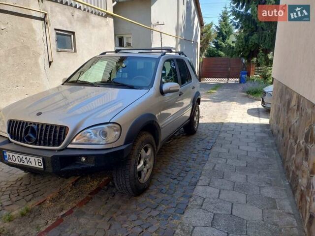 Сірий Мерседес М-Клас, об'ємом двигуна 2.69 л та пробігом 300 тис. км за 12000 $, фото 4 на Automoto.ua
