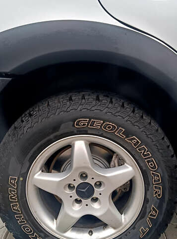 Сірий Мерседес М-Клас, об'ємом двигуна 2.7 л та пробігом 302 тис. км за 12000 $, фото 42 на Automoto.ua