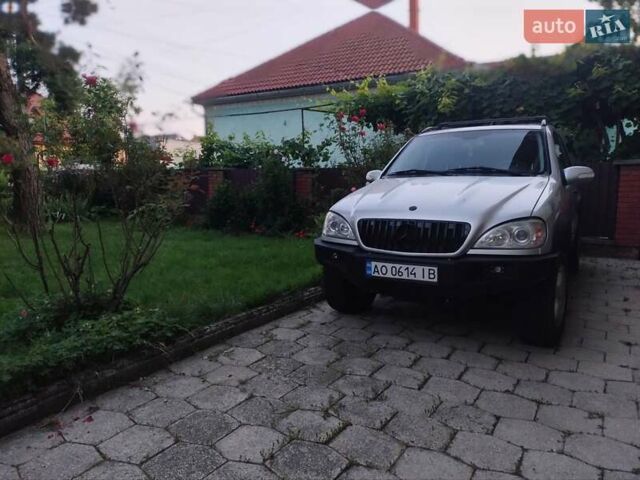 Сірий Мерседес М-Клас, об'ємом двигуна 2.69 л та пробігом 300 тис. км за 12000 $, фото 2 на Automoto.ua