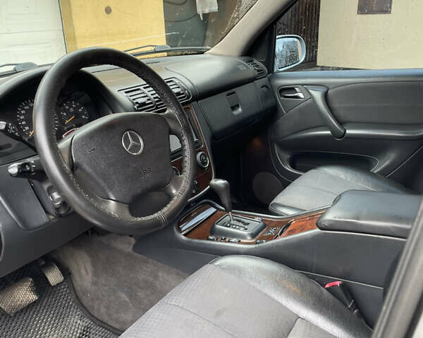 Сірий Мерседес М-Клас, об'ємом двигуна 2.7 л та пробігом 315 тис. км за 9000 $, фото 9 на Automoto.ua