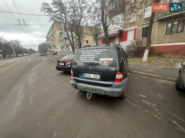 Сірий Мерседес М-Клас, об'ємом двигуна 0 л та пробігом 400 тис. км за 4700 $, фото 1 на Automoto.ua