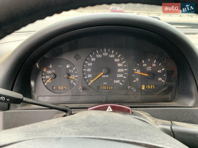 Серый Мерседес М-Класс, объемом двигателя 2.7 л и пробегом 336 тыс. км за 3700 $, фото 5 на Automoto.ua