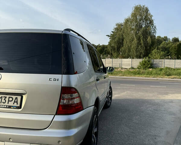 Серый Мерседес М-Класс, объемом двигателя 2.7 л и пробегом 320 тыс. км за 7500 $, фото 4 на Automoto.ua