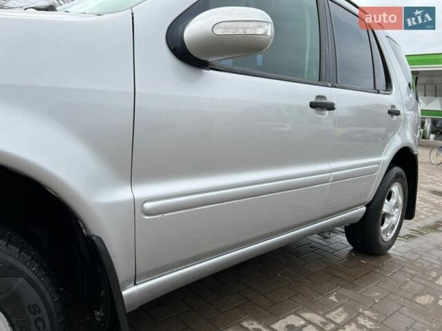 Сірий Мерседес М-Клас, об'ємом двигуна 2.69 л та пробігом 433 тис. км за 5950 $, фото 18 на Automoto.ua