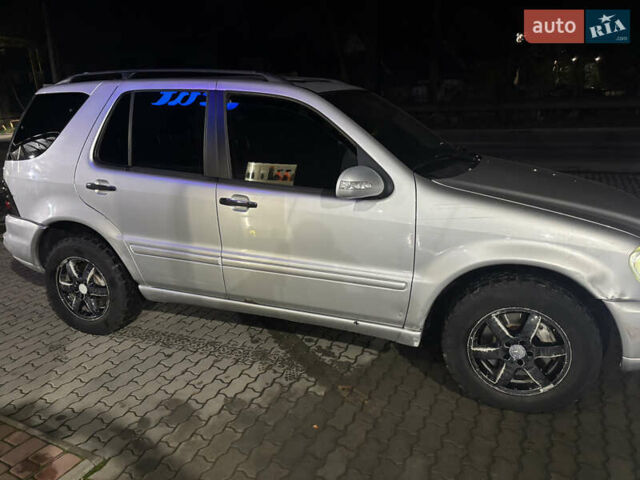 Серый Мерседес М-Класс, объемом двигателя 4 л и пробегом 250 тыс. км за 6200 $, фото 6 на Automoto.ua