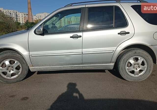 Серый Мерседес М-Класс, объемом двигателя 2.7 л и пробегом 290 тыс. км за 6999 $, фото 8 на Automoto.ua