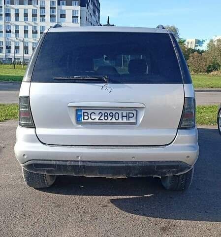 Серый Мерседес М-Класс, объемом двигателя 2.7 л и пробегом 290 тыс. км за 6999 $, фото 1 на Automoto.ua