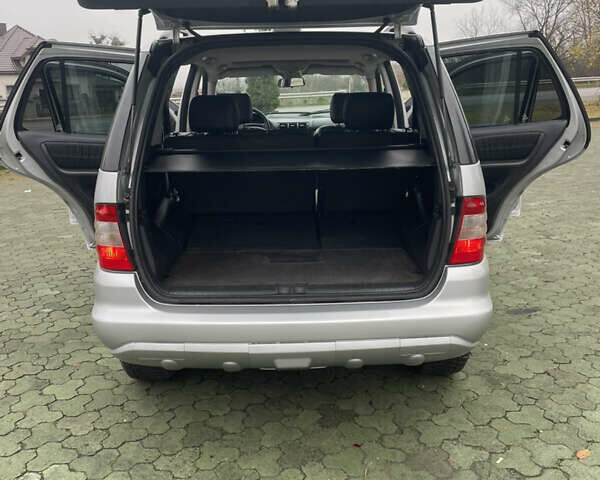 Серый Мерседес М-Класс, объемом двигателя 2.69 л и пробегом 390 тыс. км за 8350 $, фото 30 на Automoto.ua