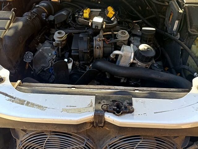 Серый Мерседес М-Класс, объемом двигателя 3.8 л и пробегом 350 тыс. км за 6100 $, фото 7 на Automoto.ua