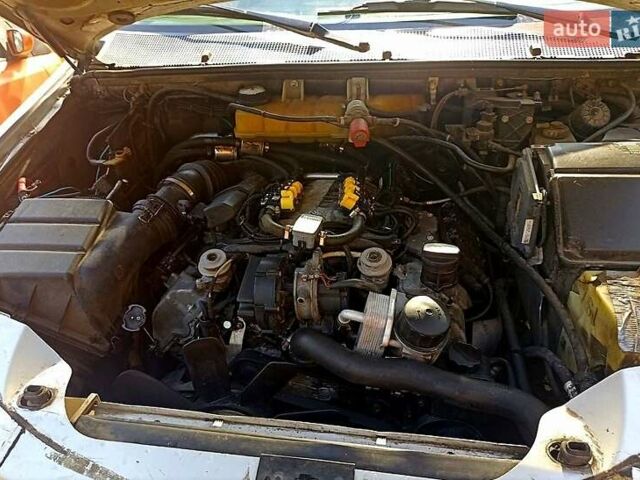 Серый Мерседес М-Класс, объемом двигателя 3.8 л и пробегом 350 тыс. км за 6100 $, фото 4 на Automoto.ua