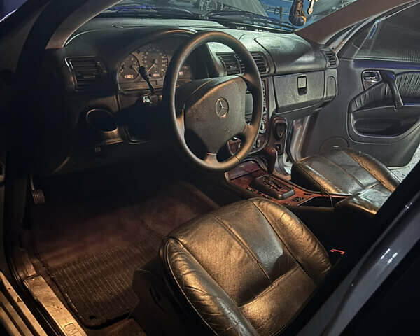 Серый Мерседес М-Класс, объемом двигателя 4 л и пробегом 250 тыс. км за 6200 $, фото 8 на Automoto.ua