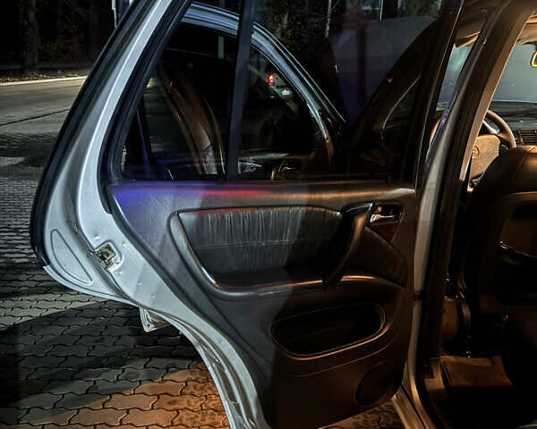 Серый Мерседес М-Класс, объемом двигателя 4 л и пробегом 250 тыс. км за 6200 $, фото 10 на Automoto.ua