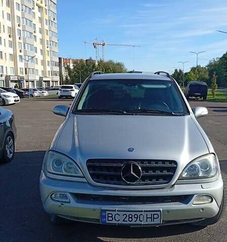 Серый Мерседес М-Класс, объемом двигателя 2.7 л и пробегом 290 тыс. км за 6999 $, фото 5 на Automoto.ua