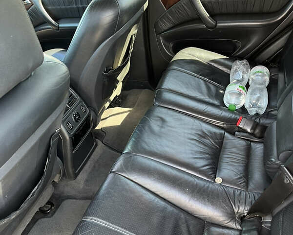 Серый Мерседес М-Класс, объемом двигателя 2.69 л и пробегом 460 тыс. км за 7999 $, фото 7 на Automoto.ua