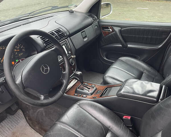 Серый Мерседес М-Класс, объемом двигателя 2.69 л и пробегом 390 тыс. км за 8350 $, фото 26 на Automoto.ua