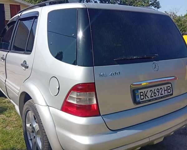 Мерседес М-Класс 2004 в Костополе на Automoto.ua Серый Мерседес М-Класс, объемом двигателя 4 л и пробегом 320 тыс. км за 8800 $, фото 3 на Automoto.ua