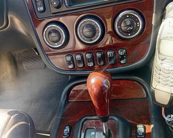 Мерседес М-Класс 2004 в Костополе на Automoto.ua Серый Мерседес М-Класс, объемом двигателя 4 л и пробегом 320 тыс. км за 8800 $, фото 1 на Automoto.ua