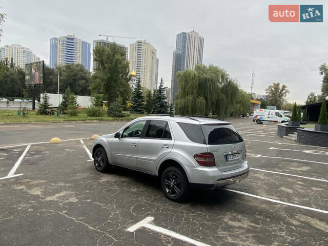 Сірий Мерседес М-Клас, об'ємом двигуна 3 л та пробігом 350 тис. км за 8500 $, фото 8 на Automoto.ua