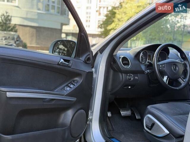 Серый Мерседес М-Класс, объемом двигателя 2.99 л и пробегом 220 тыс. км за 8800 $, фото 18 на Automoto.ua