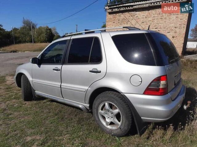 Сірий Мерседес М-Клас, об'ємом двигуна 2.7 л та пробігом 300 тис. км за 7500 $, фото 5 на Automoto.ua